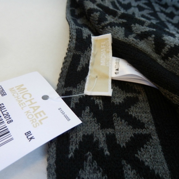 Michael Kors Linear Logo Collection Scarf   NWT - Picture 4 of 5